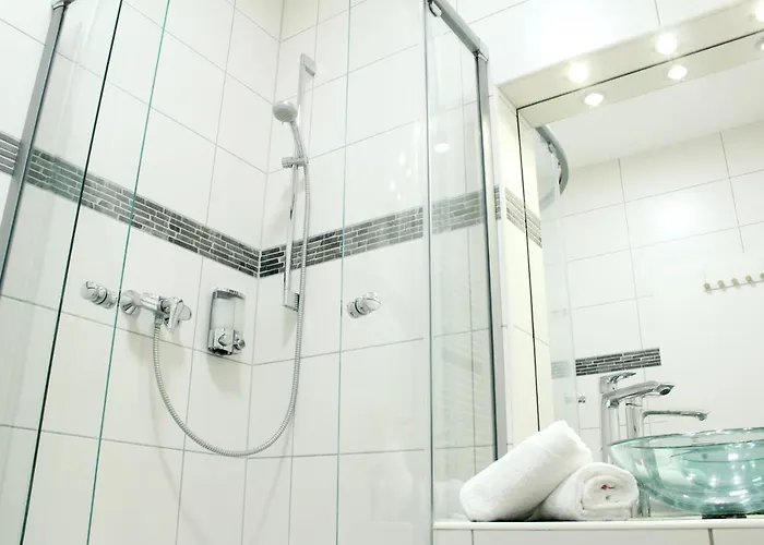 Apartament Superior Mit Wifi L 400m Bis Uni L Messe L Iga 27 L Zoo Dui *